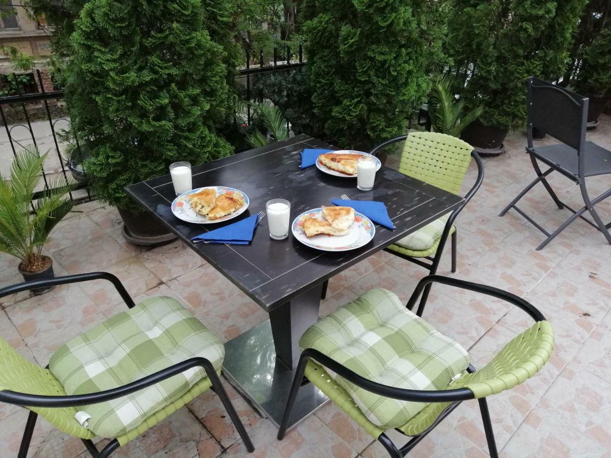 Guest House Golden Coin Nis Exterior photo