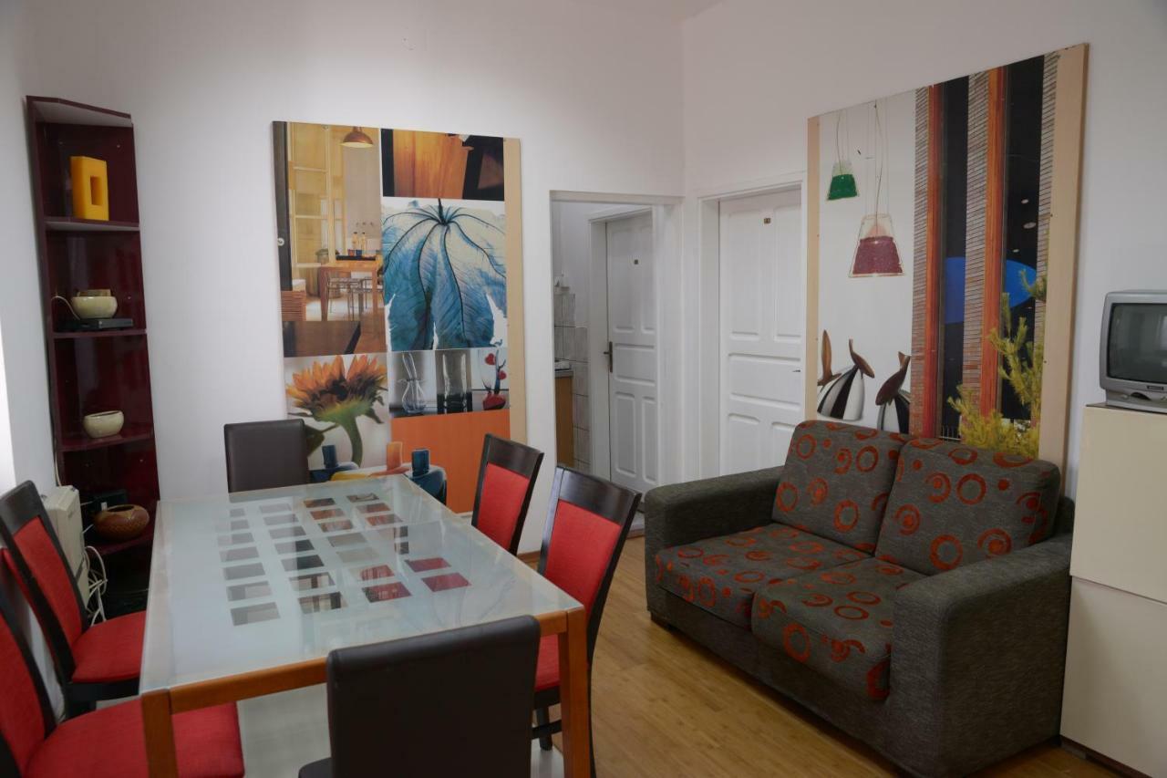 Guest House Golden Coin Nis Exterior photo