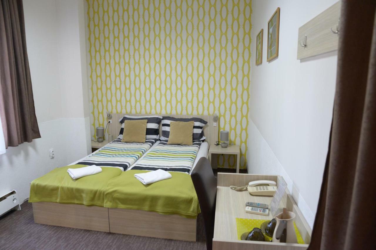 Guest House Golden Coin Nis Exterior photo