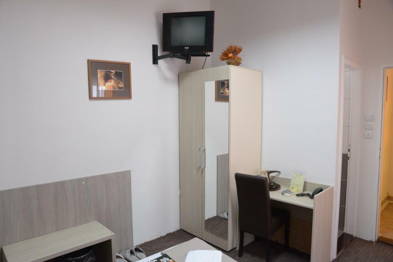 Guest House Golden Coin Nis Exterior photo